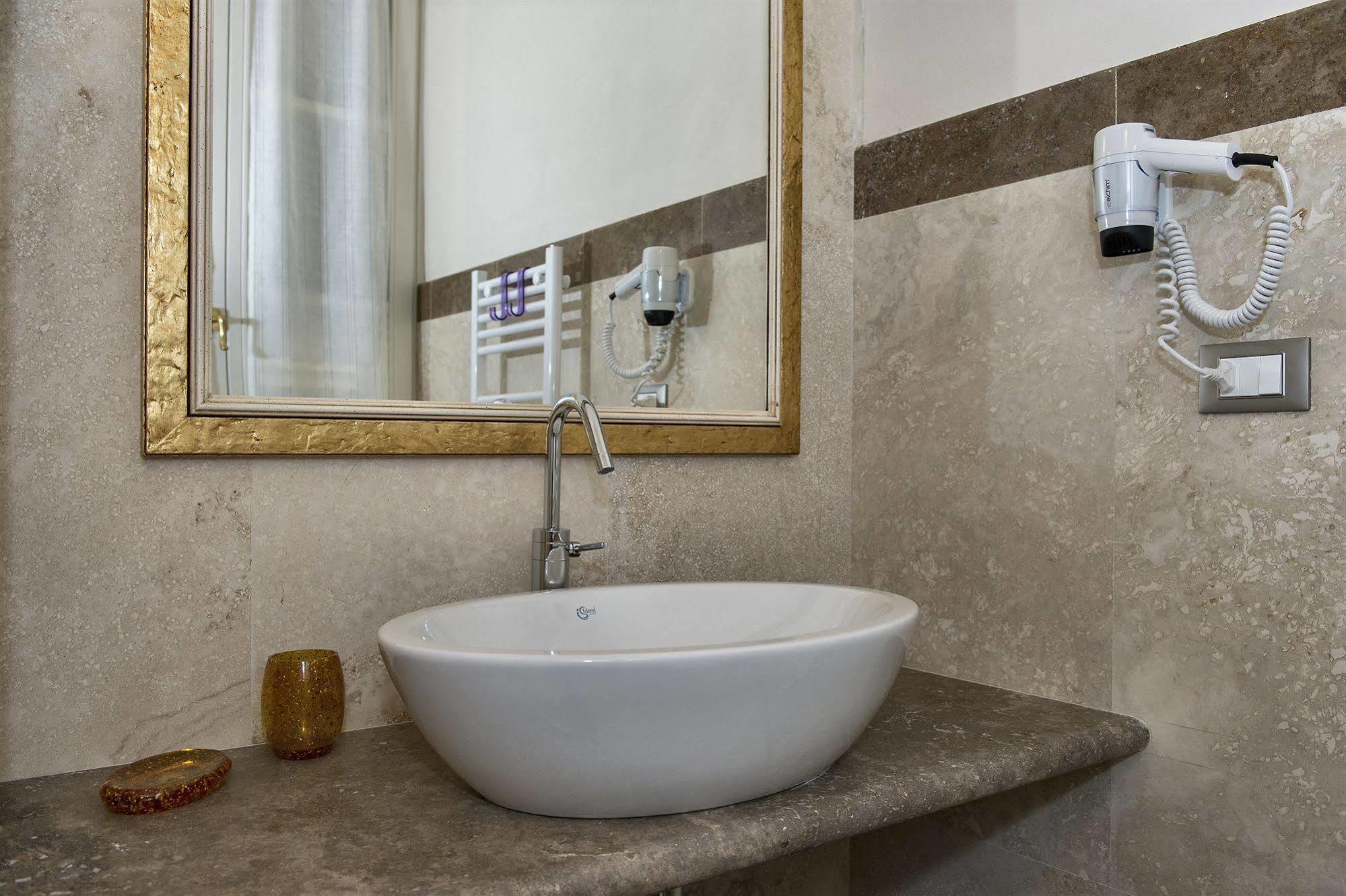Relais Dei Mercanti B&B And Suites Pisa Exterior photo